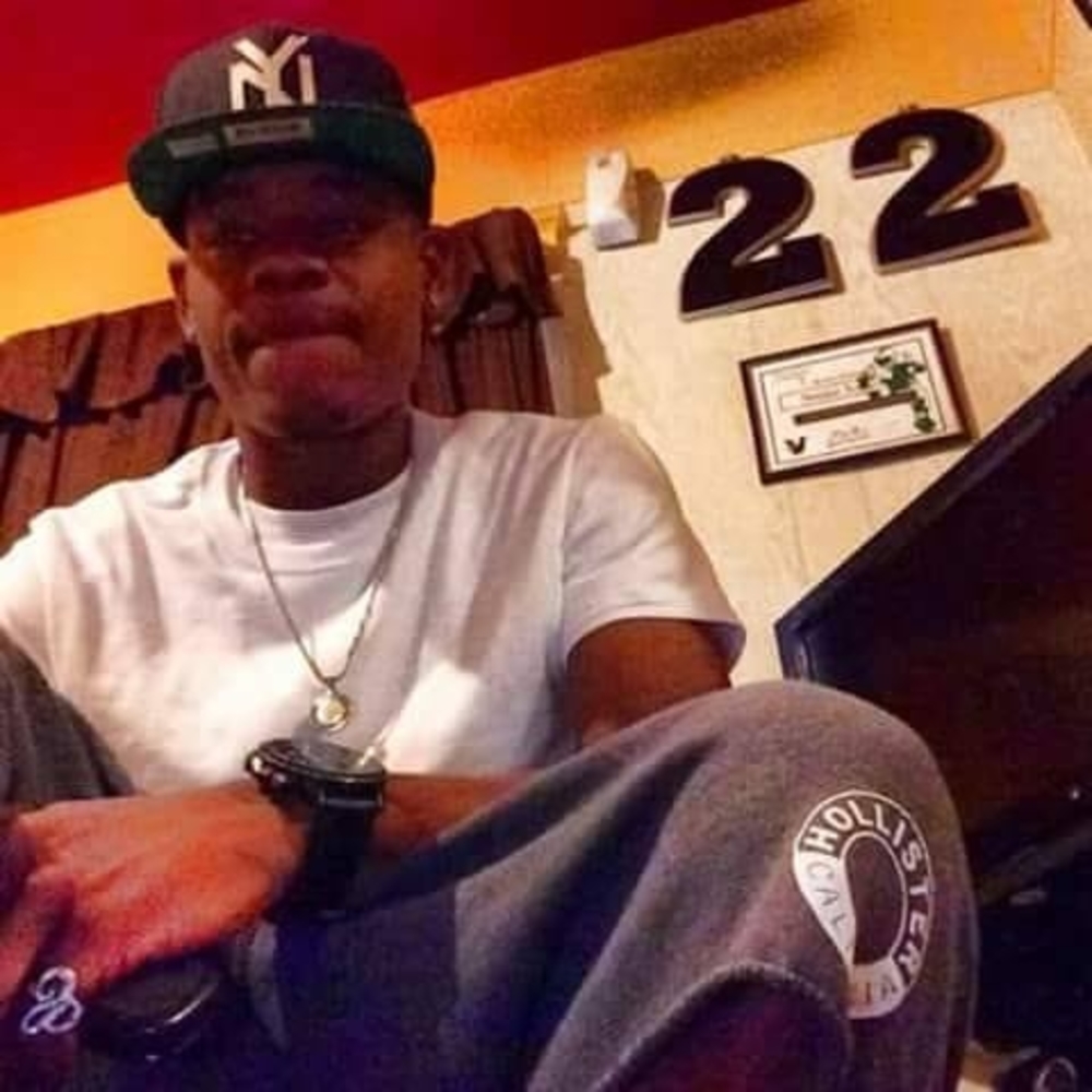 Meet your Posher, Taye-beezy